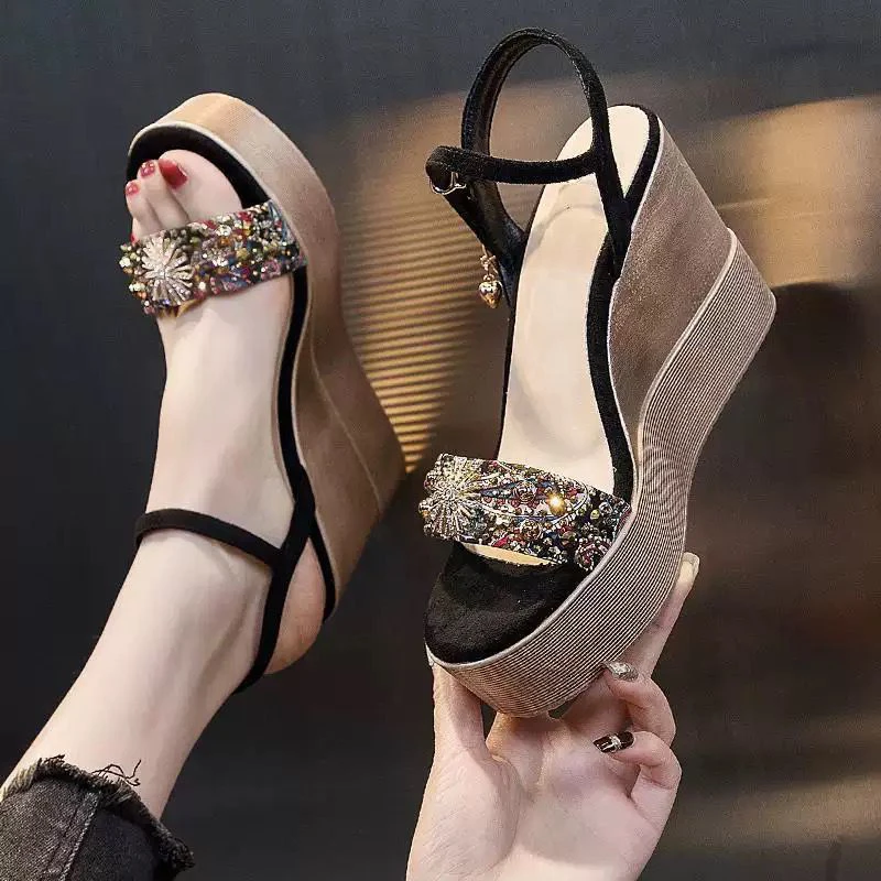 Short-Stature Women's Height-Increasing Sandals
