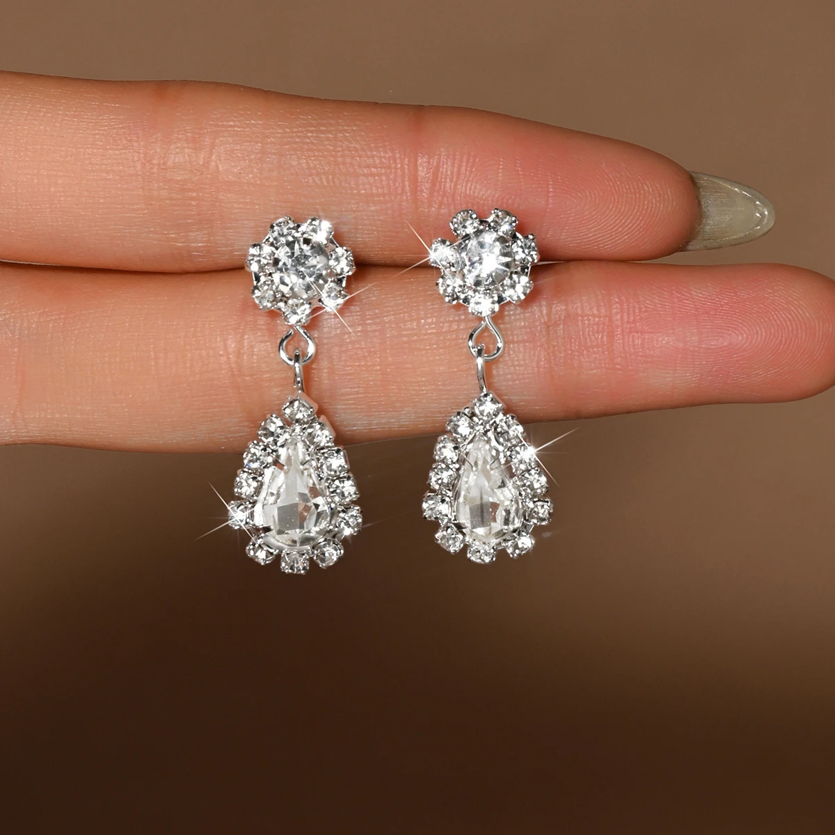 High-end Sense Face Shown Small Earrings thumbnail