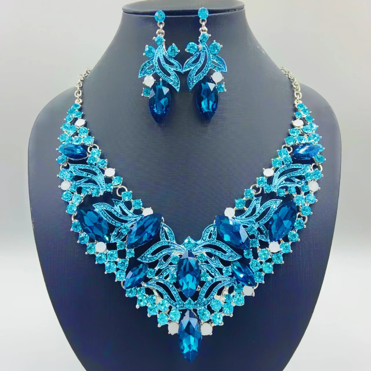 Crystal Necklace Earrings Jewelry suit thumbnail
