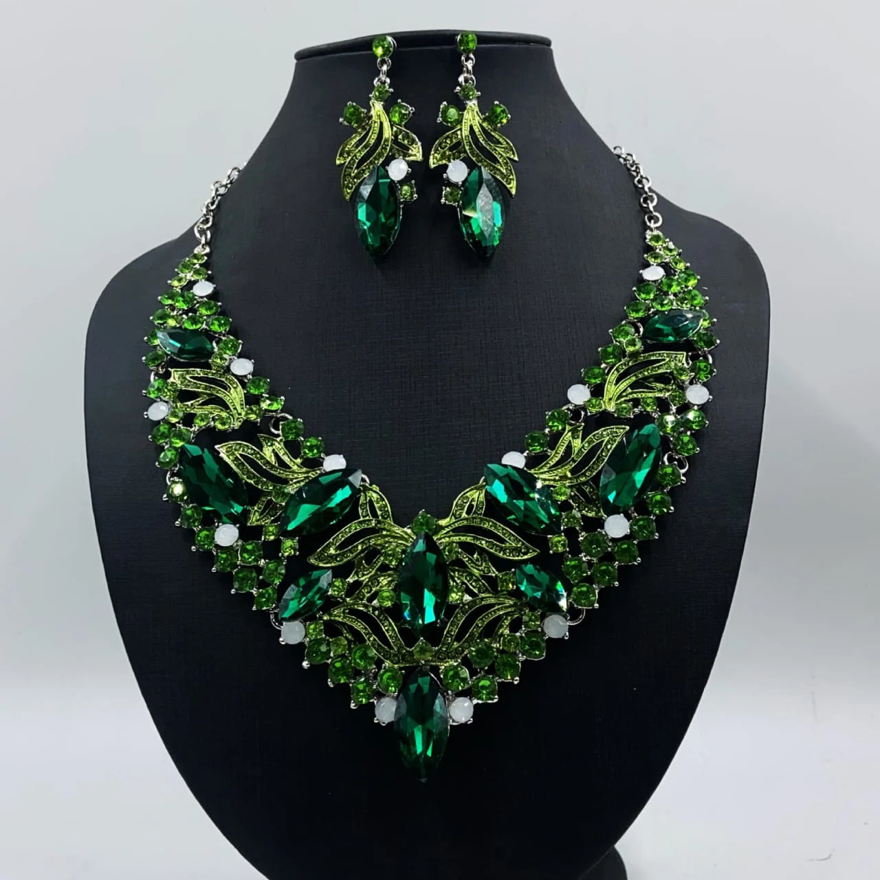 Crystal Necklace Earrings Jewelry suit thumbnail