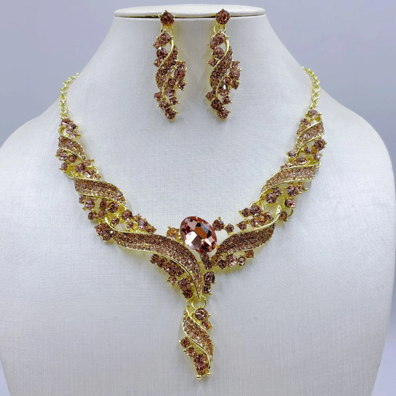 Exaggerated Necklace Earrings Set thumbnail