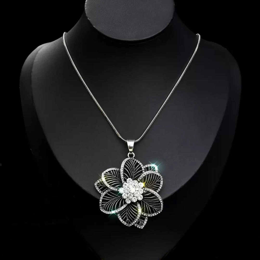 Alloy Flower Sweater Chain