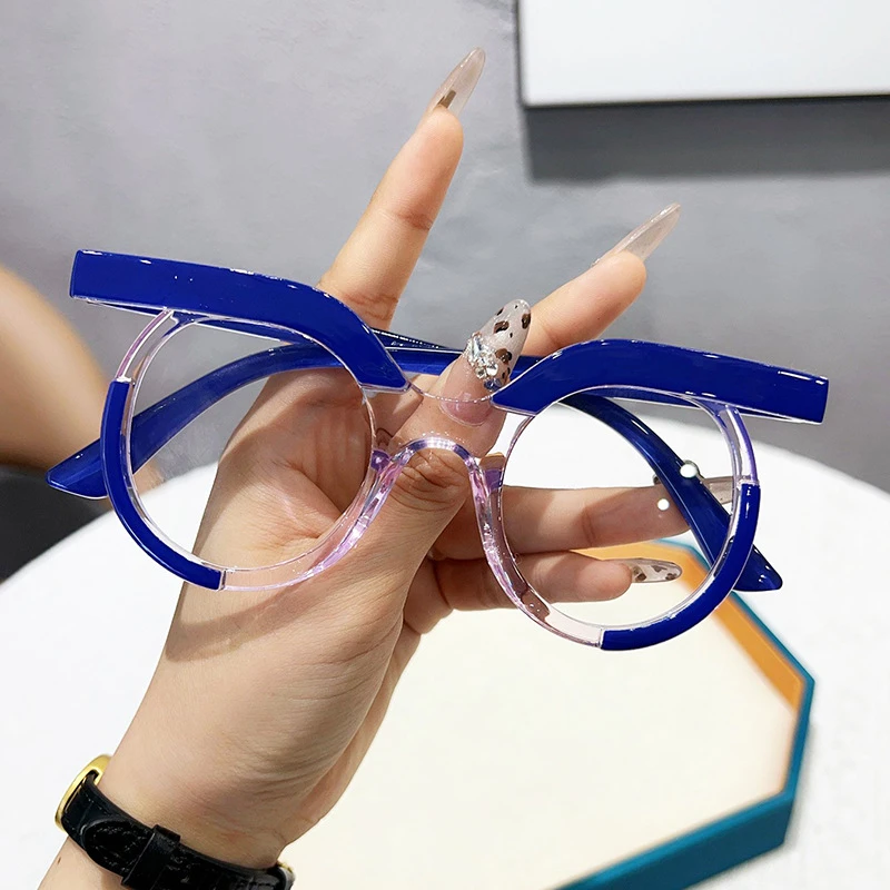 Women's Fashionable Glasses thumbnail