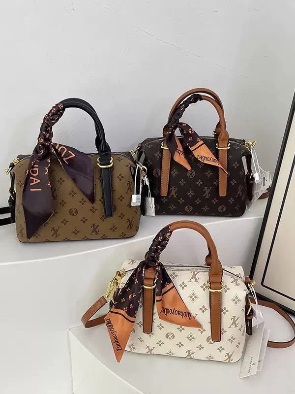 Fashionable Letter print Pillow bag