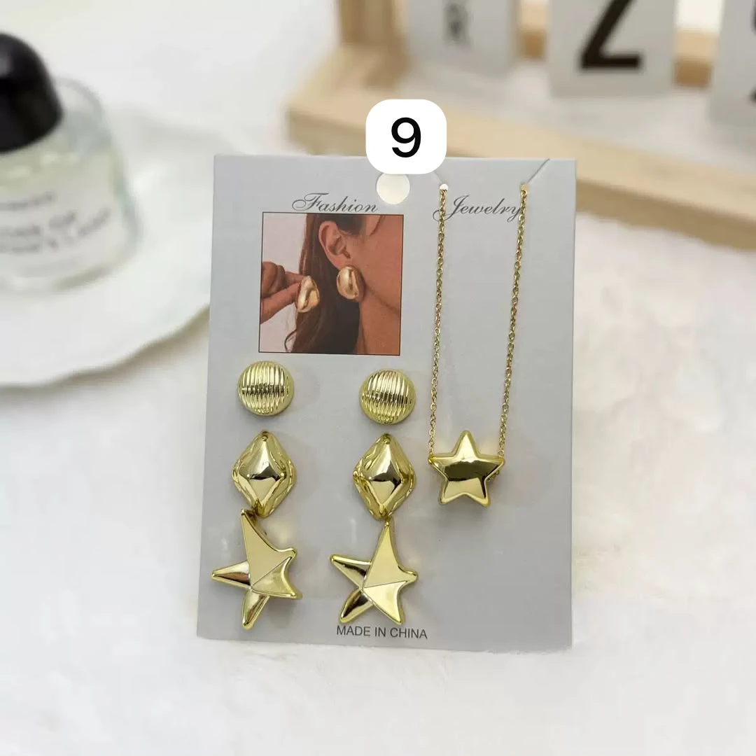 UNIQUE Gold branded star-shaped jewelry set