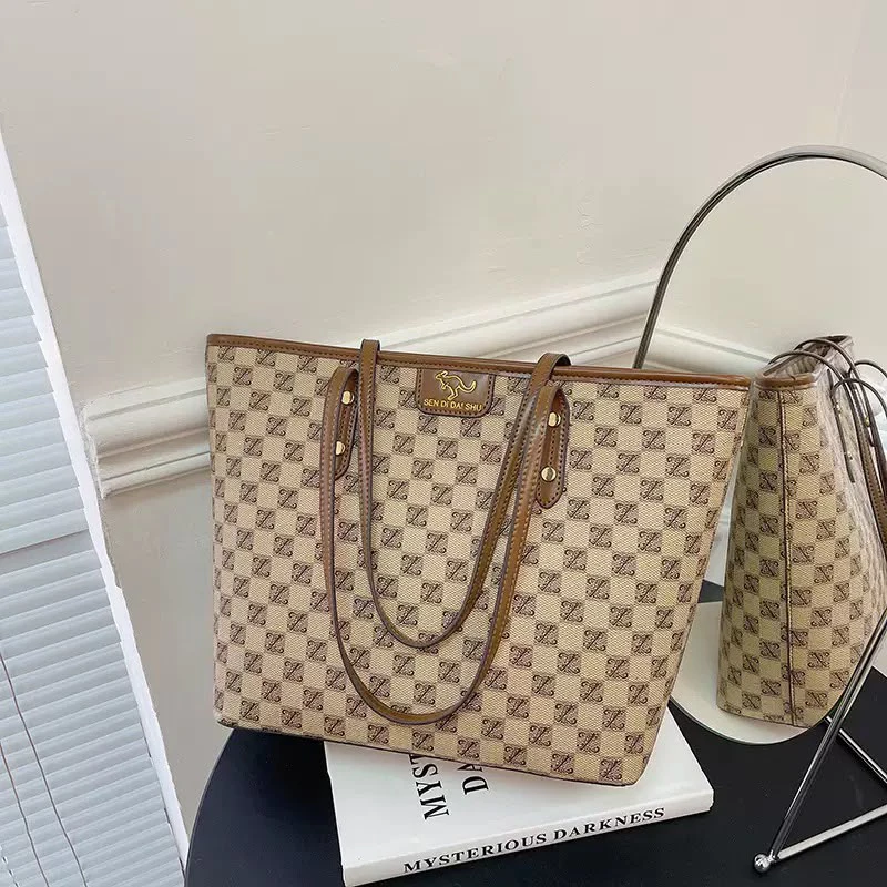Fashion Ladies Leather patterned shoulder tote bag thumbnail