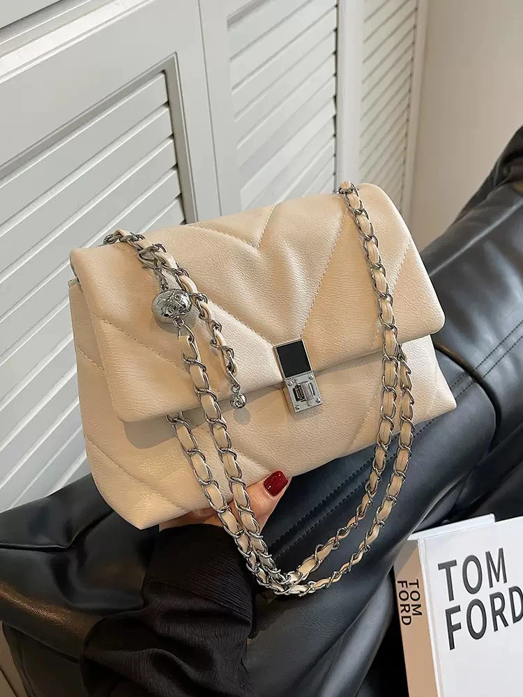 Chain Women Bag thumbnail