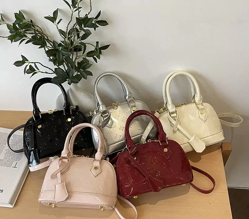 Ladies hand bag