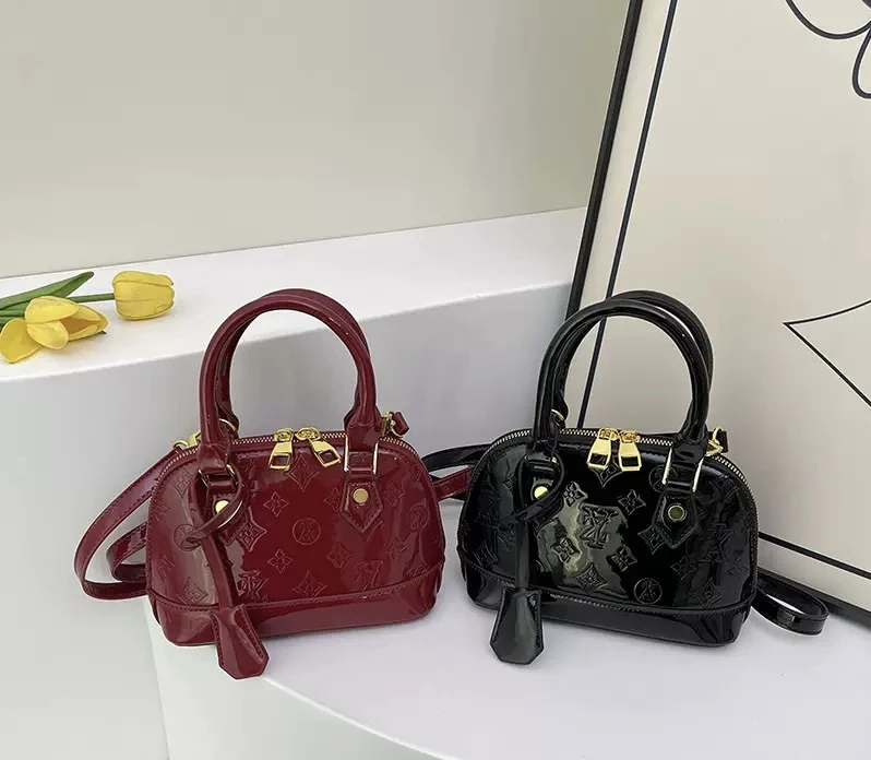 Ladies hand bag thumbnail