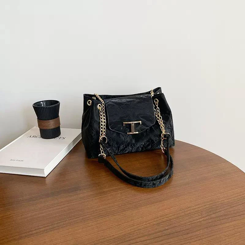 Armpit chain bag