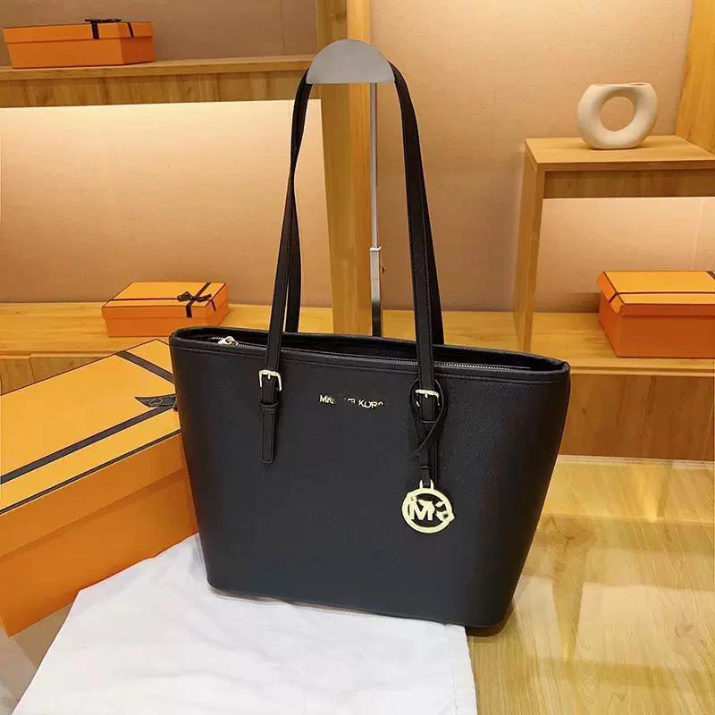 Large capacity handbag