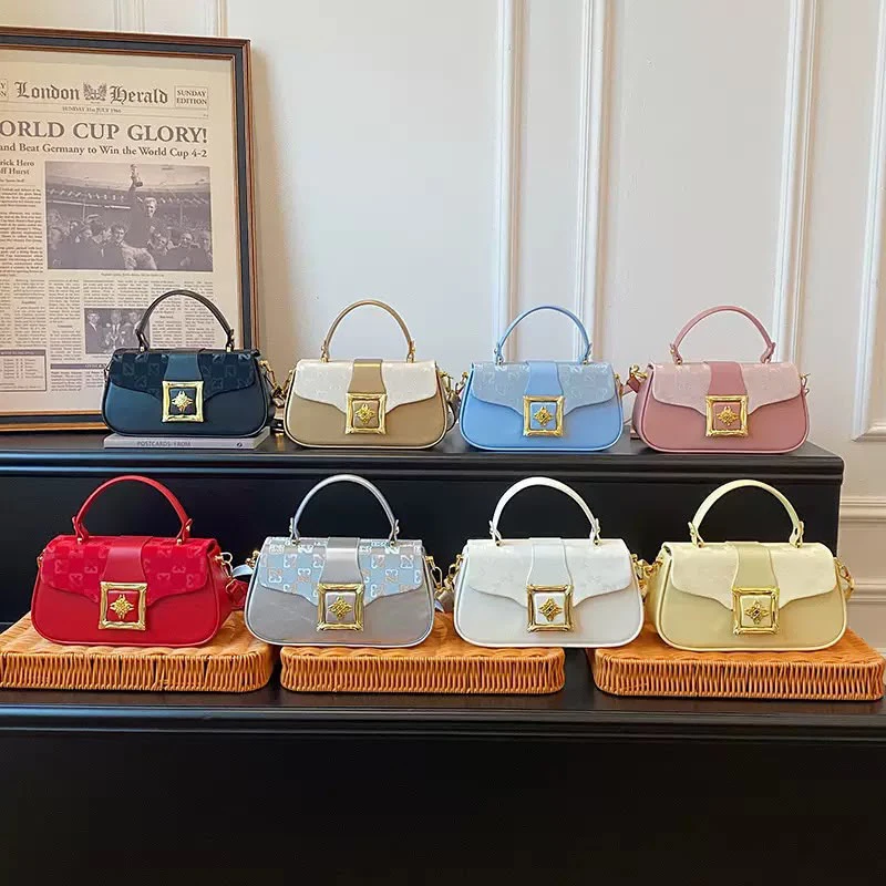 Stylish small square bag