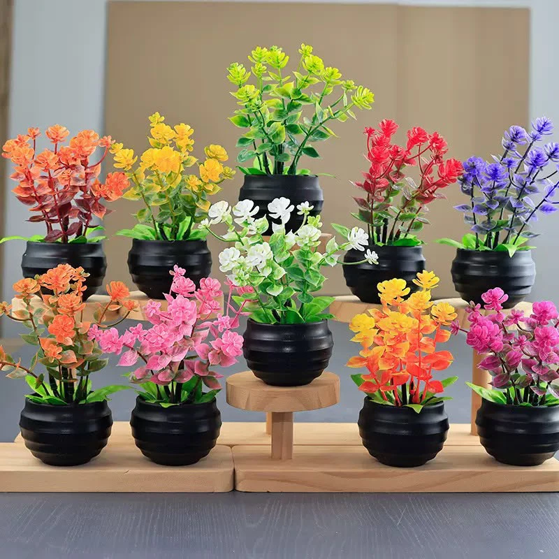 Mini plastic flower vase