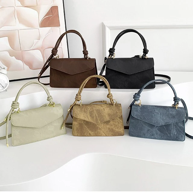 Fashionable ladies handbag