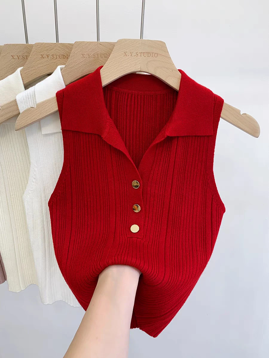 Sleeveless knit vest