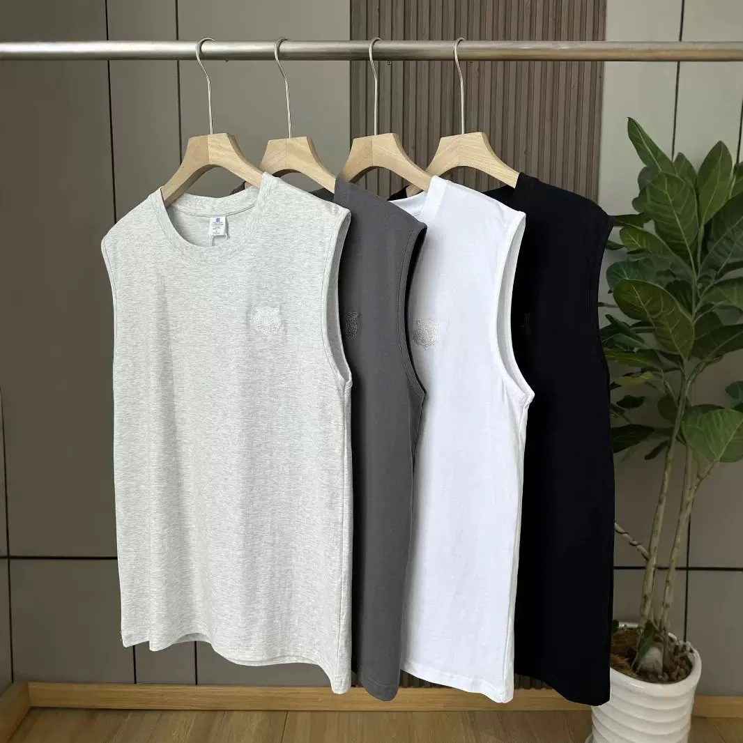 Sleeveless round neck polo