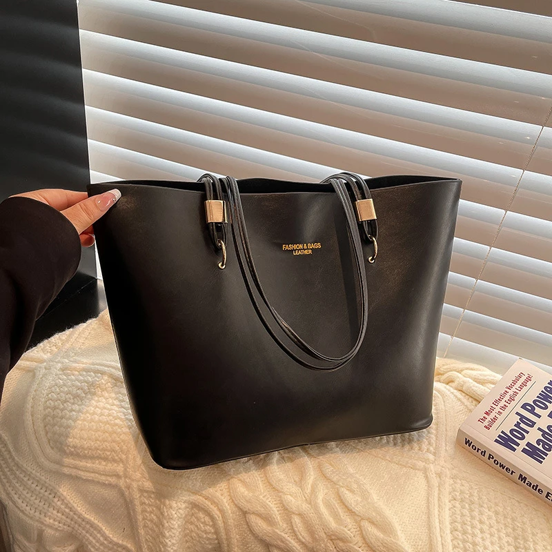 Large capacity tote bag