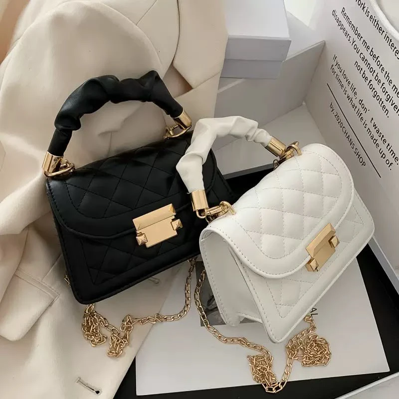 Small fashionable shoulder bag thumbnail