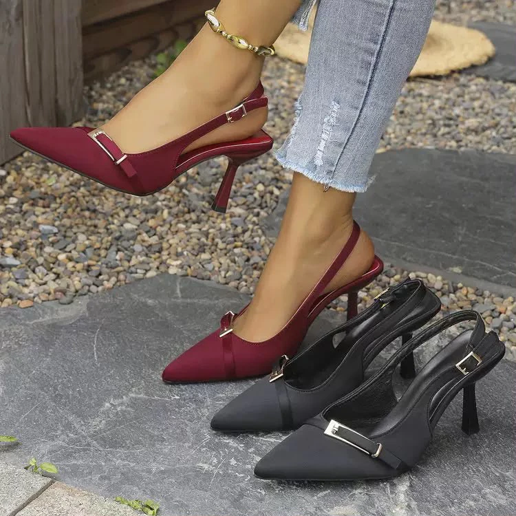 Pointed toe sandals