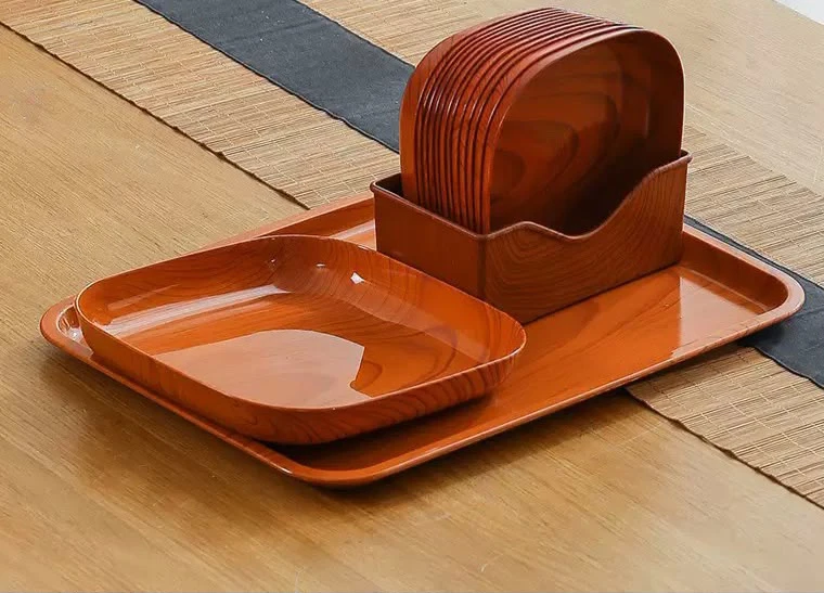Breakable plates