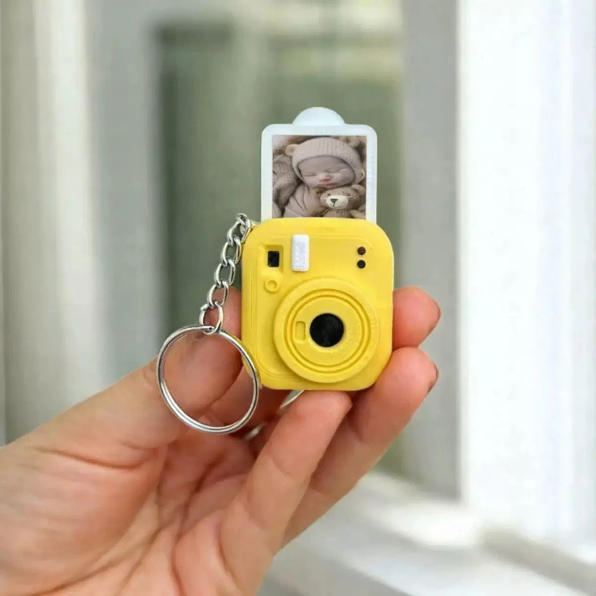 3d printed polaroid keychain thumbnail