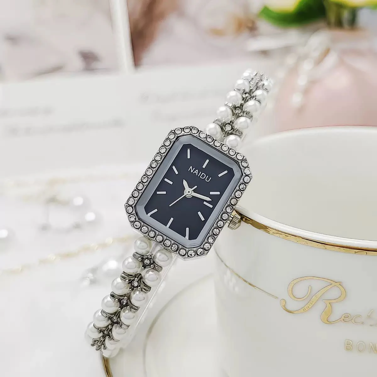 New Pearl Strap Ladies Watch thumbnail
