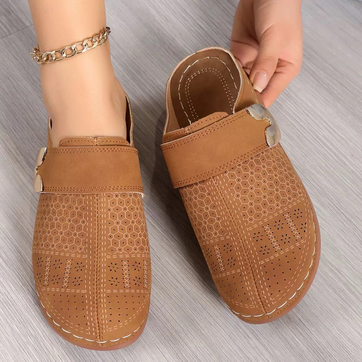 Casual half shoes for women