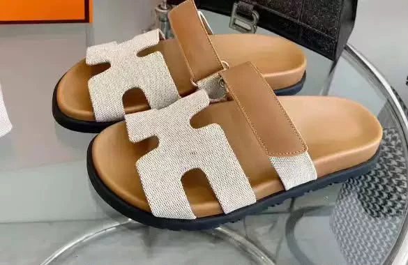 Fashionable Thick-Soled Platform thumbnail