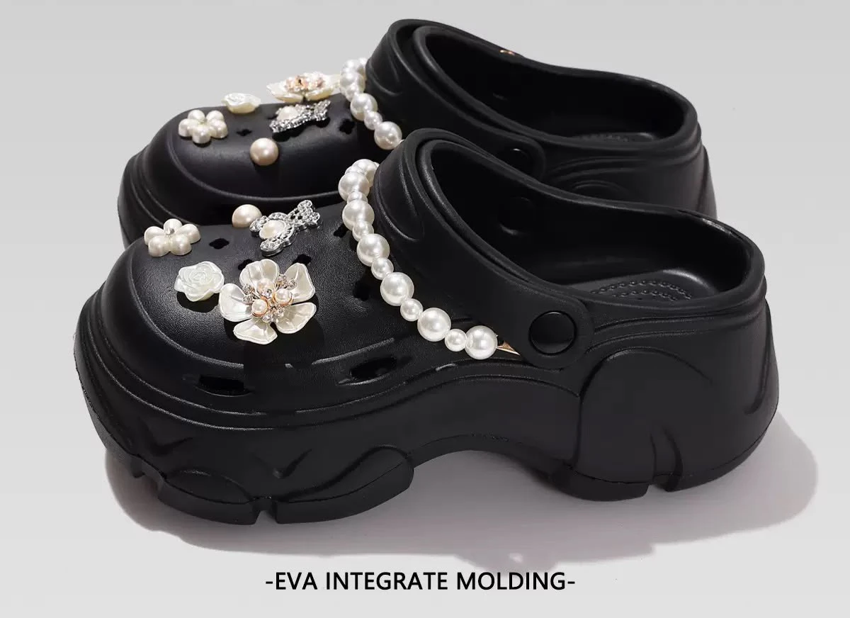 Women's casual Crocs for all seasons thumbnail