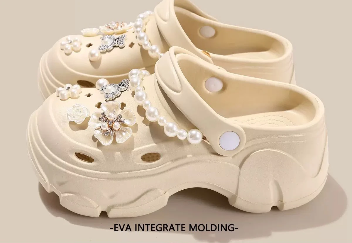 Women's casual Crocs for all seasons thumbnail