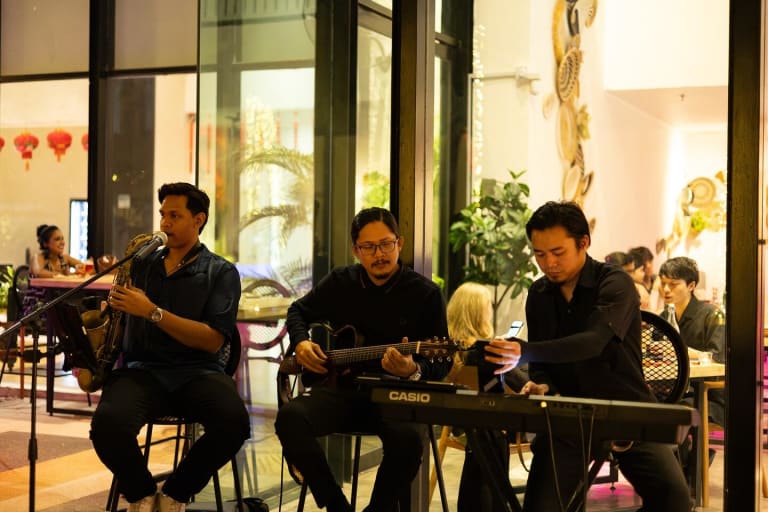 Live music at SOLH