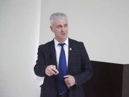 Новинки в лечении сердечно-сосудистых заболеваний и проект «Говорун» представили в КБГУ