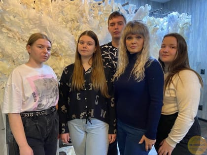 Волонтёры Ставропольского филиала РАНХиГС производят маскировочные сети для бойцов в СВО