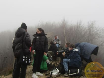 Волонтёры Предгорья в однодневном походе побывали на трёх вершинах КМВ