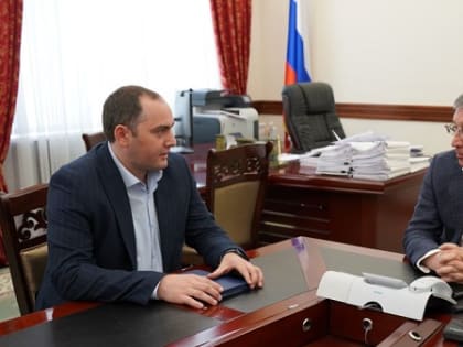 Председатель Правительства КБР Алий Мусуков провел рабочую встречу с министром по делам молодежи Азаматом Люевым