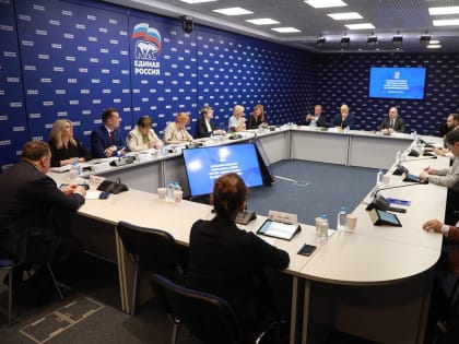 По инициативе «Единой России» количество документов учительской отчетности сокращено до пяти