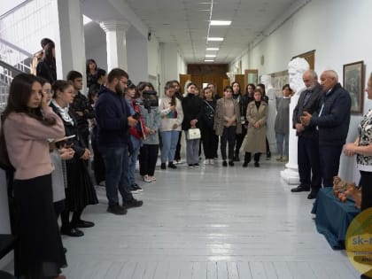 В КЧГУ открылась выставка «Образы Карачаево-Черкесии»