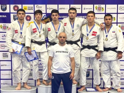 Россыпь медалей из Санкт-Петербурга