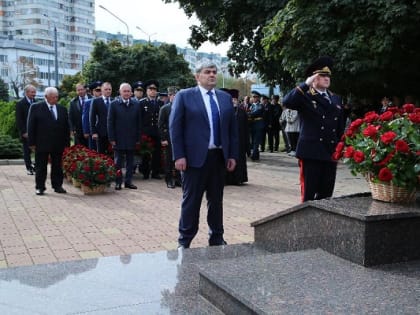 В Кабардино-Балкарии почтили память сотрудников правоохранительных органов, погибших при исполнении служебного долга
