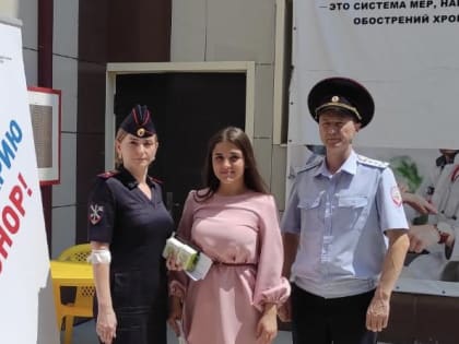 В Майском районе полицейские и общественники стали донорами крови