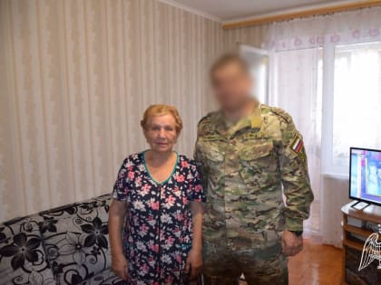 В КАБАРДИНО-БАЛКАРИИ СОТРУДНИКИ РОСГВАРДИИ НАВЕСТИЛИ МАТЬ ПОГИБШЕГО СОСЛУЖИВЦА