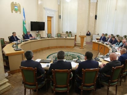 Казбек Коков провел оперативное совещание с членами Правительства КБР