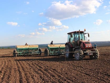 Аграрии Кабардино-Балкарии приобрели в текущем году 70 новых тракторов и 6 комбайнов