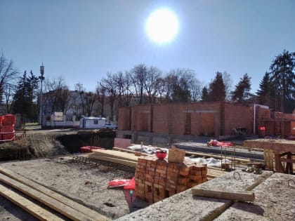 Казбек Коков проинспектировал ход строительства нового корпуса Поликлиники №1