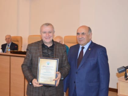 Благодарность от Общественной палаты КБР доценту КБГУ Эльдару Дымову 