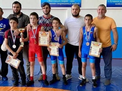 Три медали завоевали спортсмены из Баксана  на турнире в Чечне