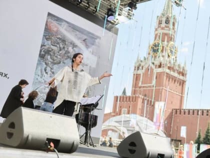 Первый молодежный адыгский театр «СЫРИНЭ» выступил на Красной площади в Москве