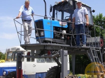 Ставропольские кулибины собрали трактор для обработки яблоневых садов