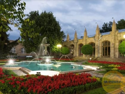 В Кисловодске открылась выставка современных икон Светланы Фатьяновой и антикварных раритетов Потемкиных и Лермонтова