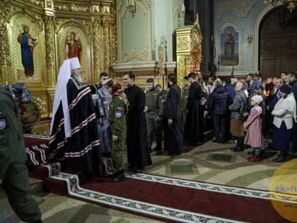 Казачата и преподаватели Архиерейского казачьего конвоя молились за вечерней с чином прощения